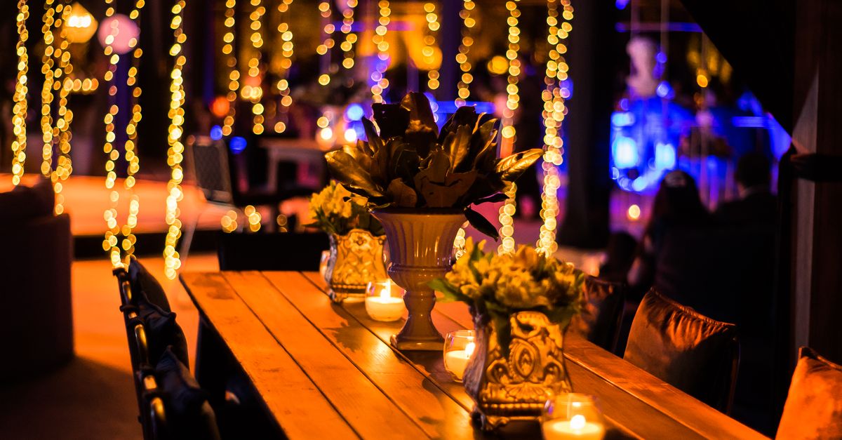 Selecting Dynamic Lighting Options for Outdoor Events
